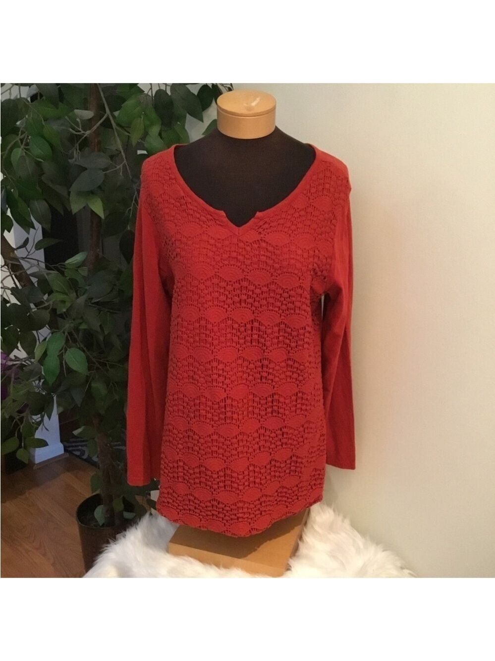 Cabela’s Woman’s Large long sleeve tee with open knit front overlay